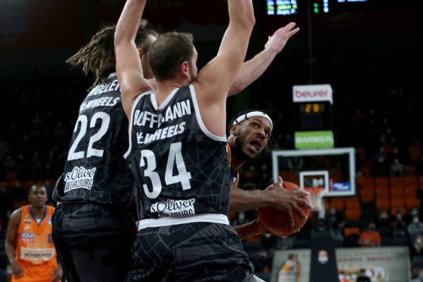 许多媒体指 许多媒体指